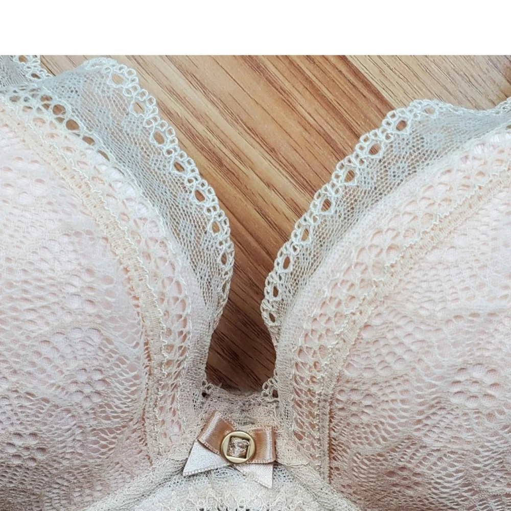 NWOT Chantelle 30 DDD festive lace plunge underwire bra nude blush - Picture 4 of 6